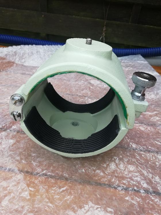 Collier fixation lunette