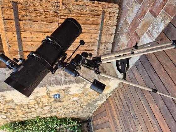 Bonjour,  ?Je vends mon télescope Bresser N 150/1400 Pollux sur monture équatoriale EQ-3. C'est un instrument idéal pour débuter en astronomie.  ?? Les points forts (améliorations et bonus) : -?C