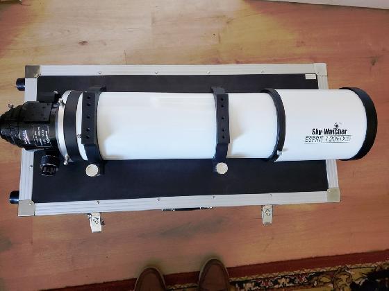 Lunette sur sa boite