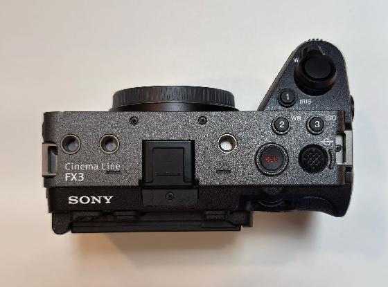 Sony Alpha FX3 Full-Frame Cinema Line + Poignée XLR SmallRig