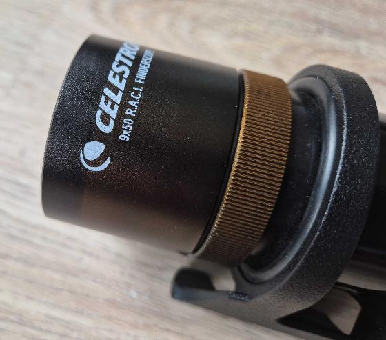 CHERCHEUR 9x50 à 90° coudé/redressé/illuminé CELESTRON