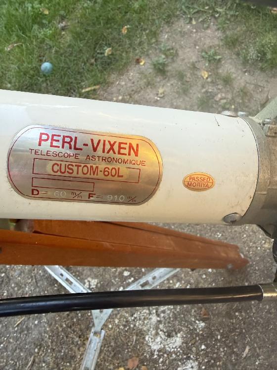     Perl-Vixen Custom 60L 60/910 + monture + accessoires