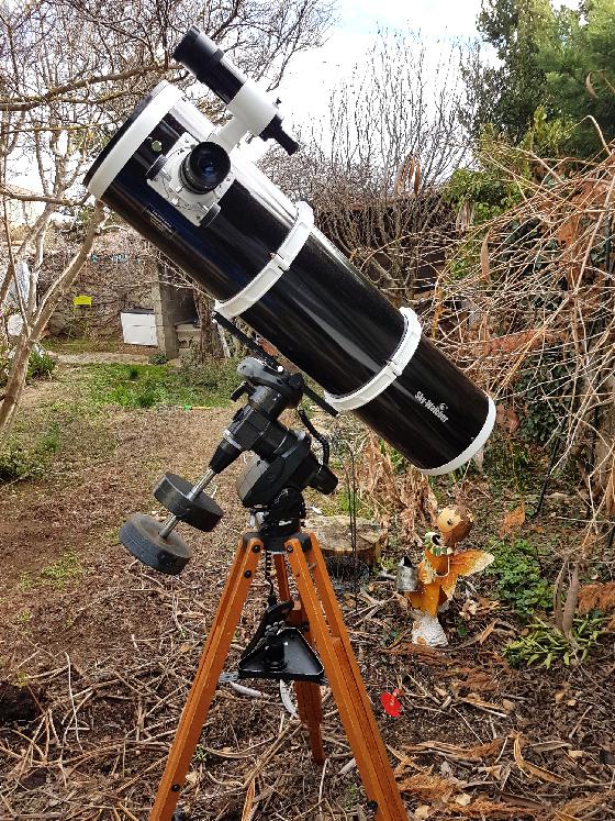 telescope skywatcher 200 mm monture CG5 goto