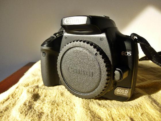 Boîtier Canon EOS 400D avec sacoche matelassée / Etat Neuf