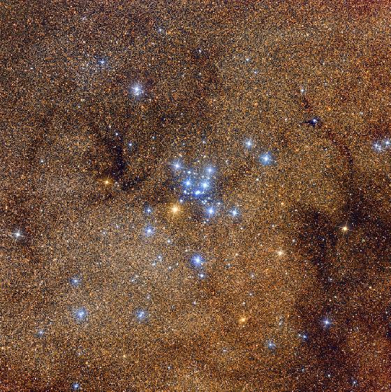 Zoom sur Messier 7 dans la voie lactée