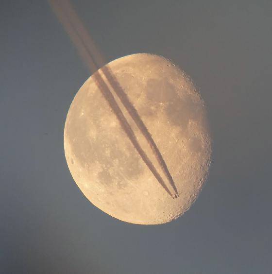 Passage sous la Lune