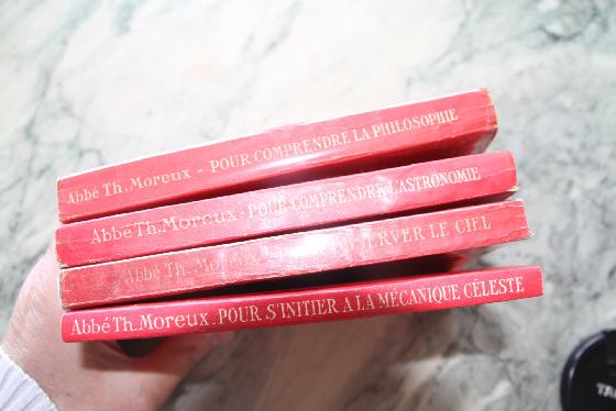 4 ouvrages de l'abbé Th Moreux astronomie/Philosophie