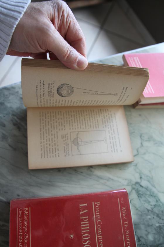 4 ouvrages de l'abbé Th Moreux astronomie/Philosophie