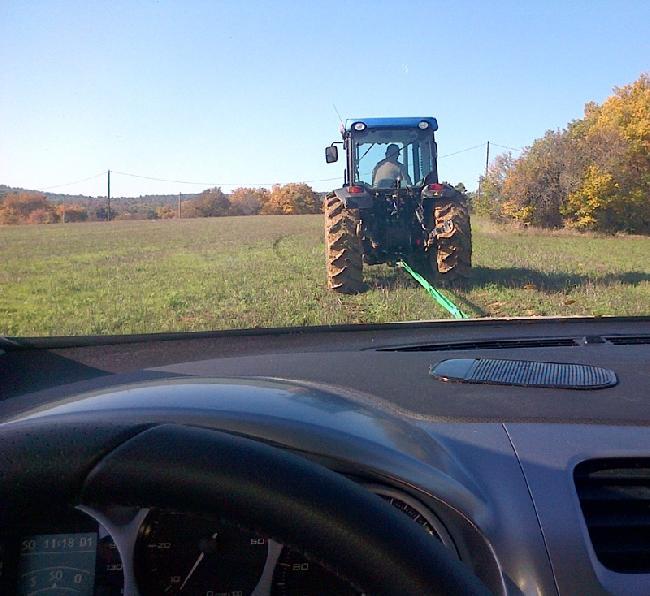 Leon embourbée tracteur