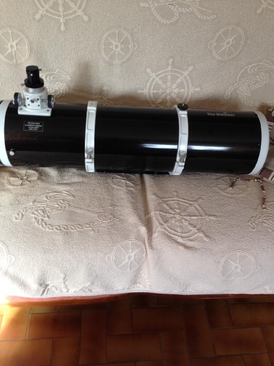Tube Skywatcher Black diamond 200/1000 (prix négociable)