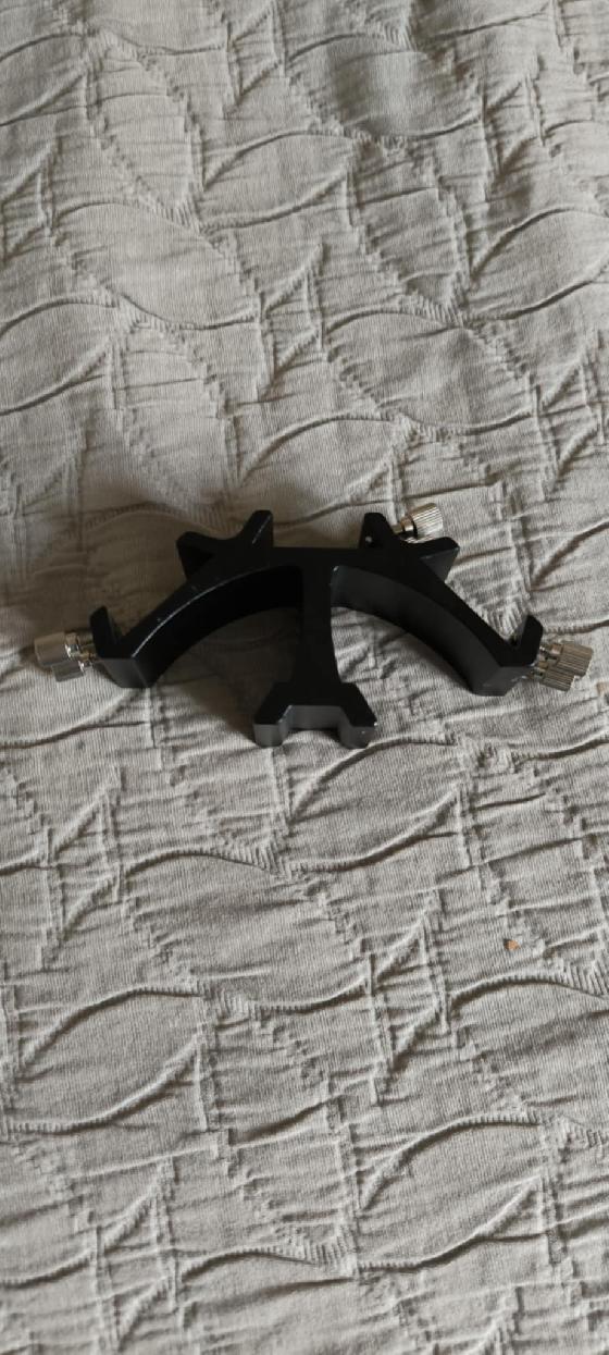 Support pour chercheur avec triple-embase