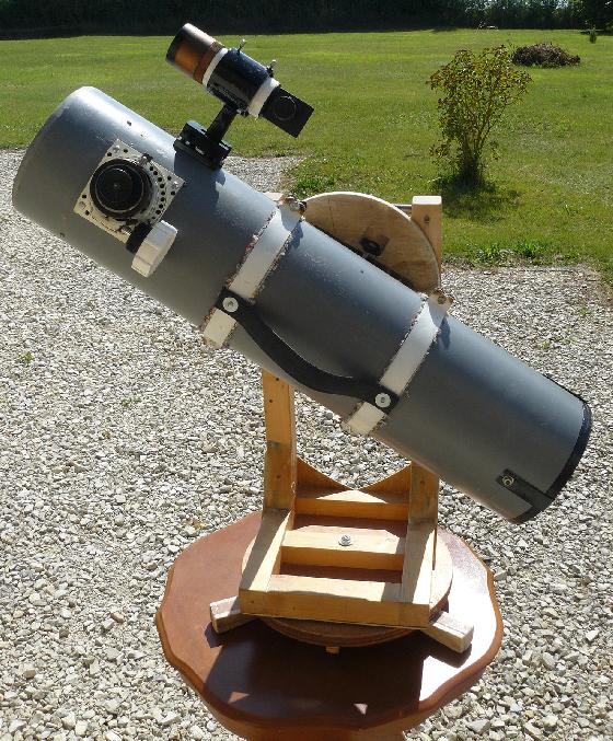 Petit dobson de table avec Newton 150/750 et lunette Skylux