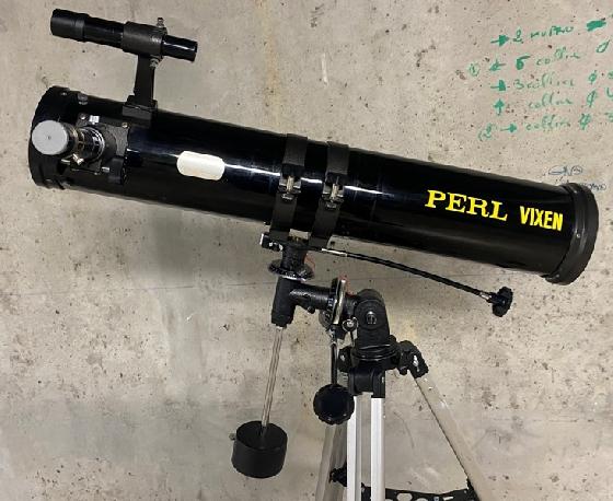 114/900 Perl Vixen et Monture Equatoriale