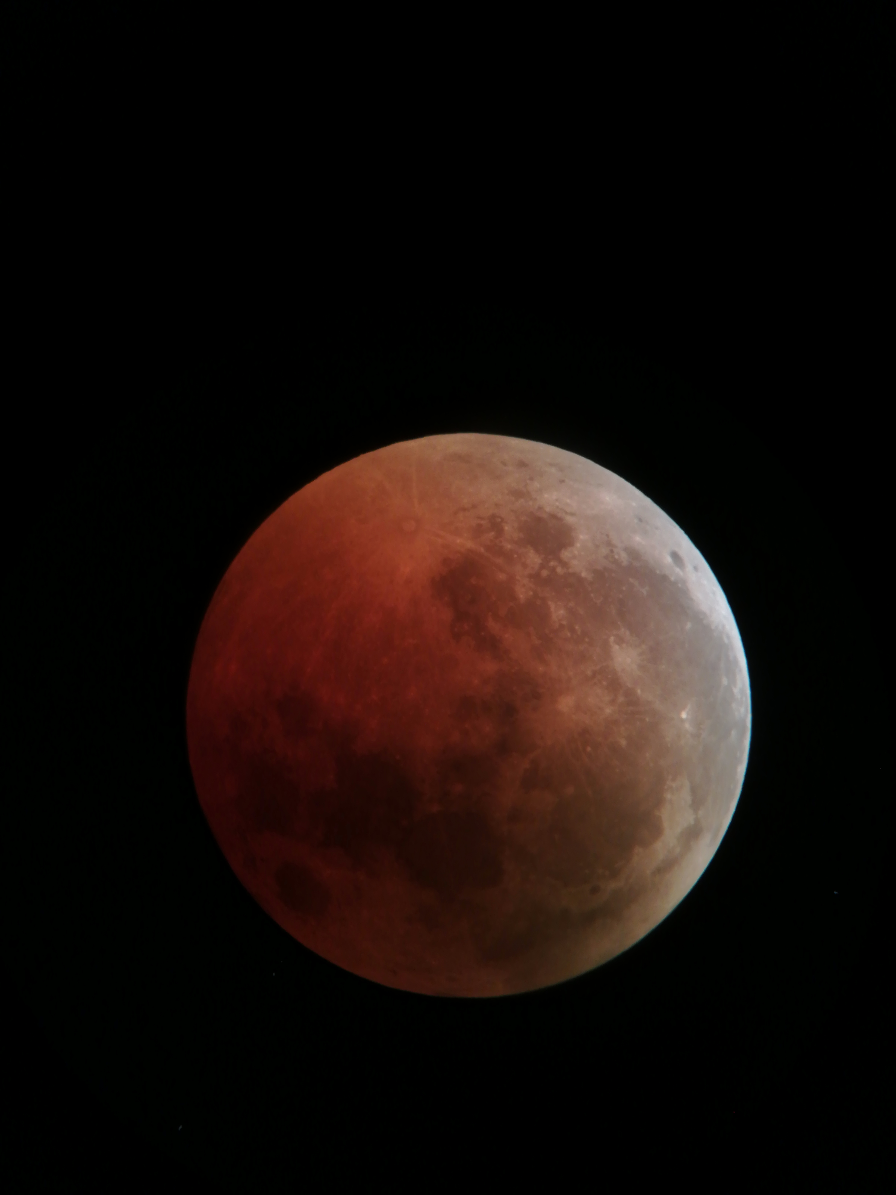 1532778147-eclipse-lune-complete.jpg