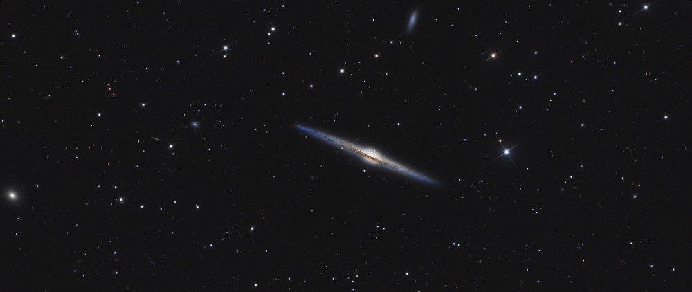 1549466502-ngc4565-la-galaxie-de-l-aigui