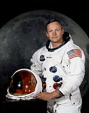 180px-Neil_Armstrong_pose.jpg