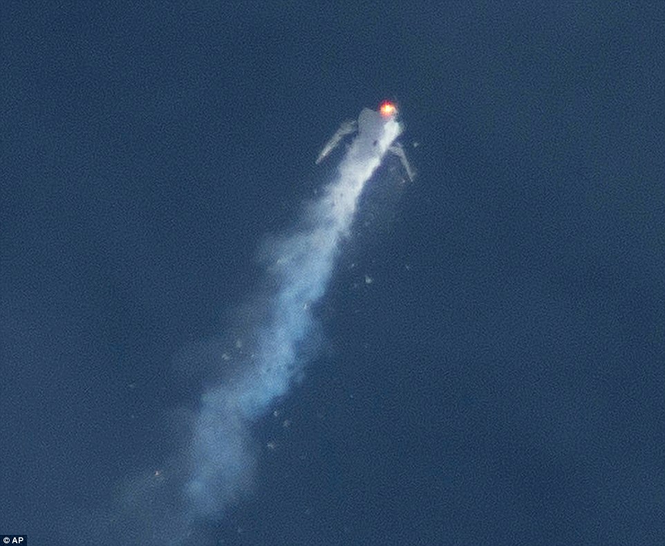 1414797287578_Image_galleryImage_The_Virgin_Galactic_Space.JPG