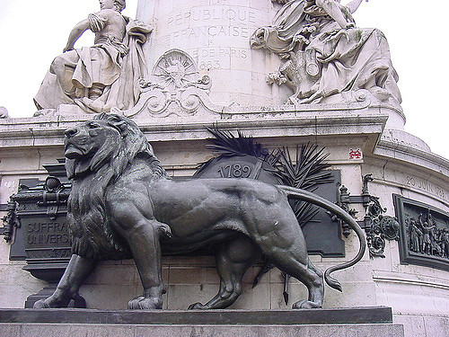 Space Invader PA_105 : Place de la Republique (deleted)