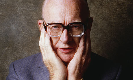 arthur-c-clarke-in-1984-001.jpg&sa=X&ved=0CAkQ8wdqFQoTCP35sIP-lMYCFWXucgod5UMCBg&usg=AFQjCNGrDY75Dbuz5fhVgbQ3W7M_cq0ebQ