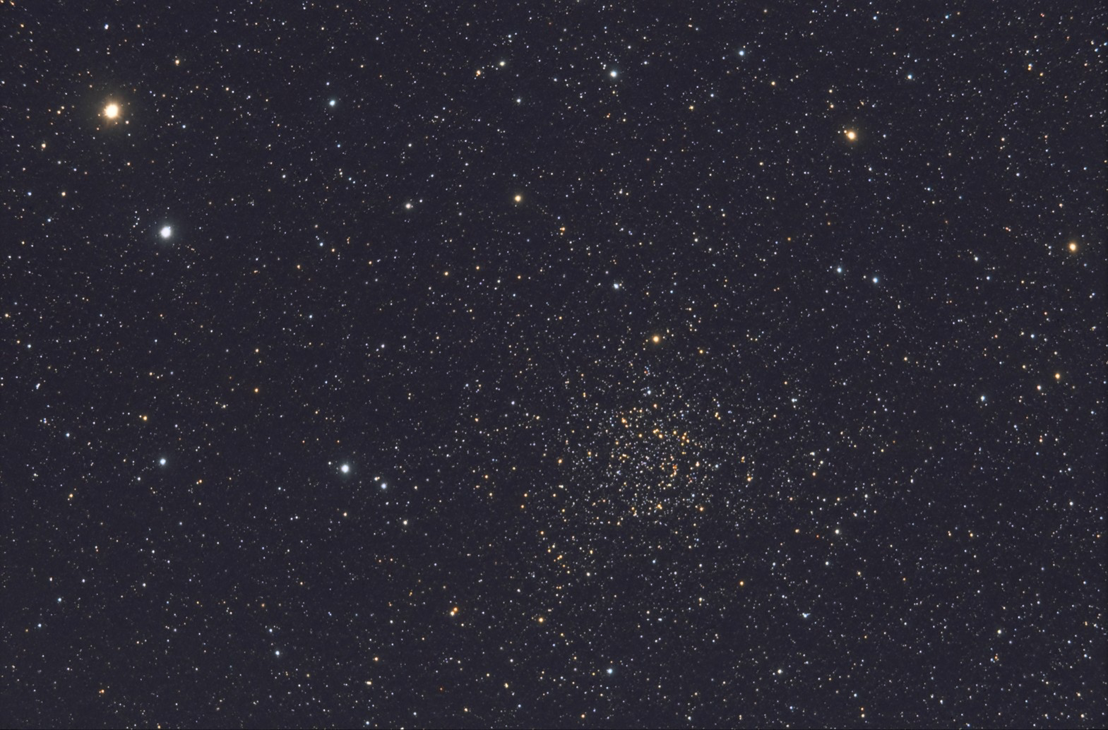 324783NGC7789ET2copie47filtered.png