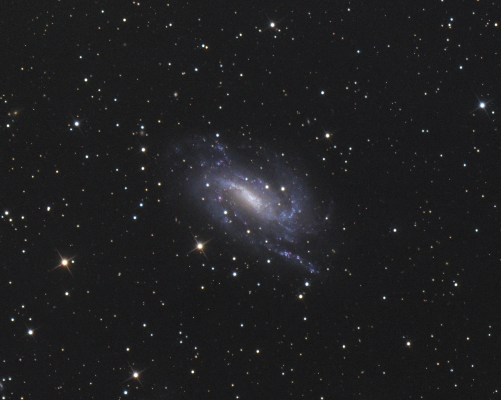 372478NGC925crop.jpg