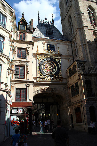 400px-Rouen_gros_horloge_jnl.jpg