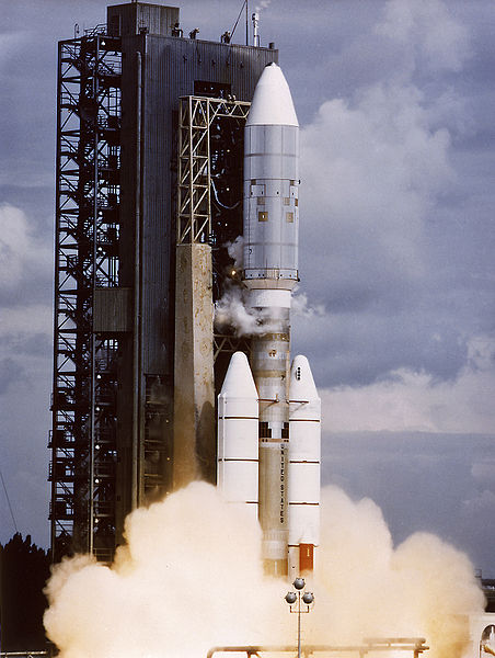 452px-Titan_3E_Centaur_launches_Voyager_2.jpg