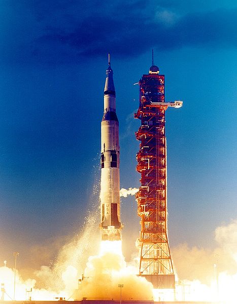 467px-Launch_Apollo4.jpg