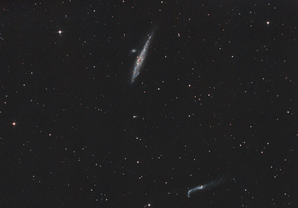 Les Galaxies de la Baleine et de la Crosse de Hockey