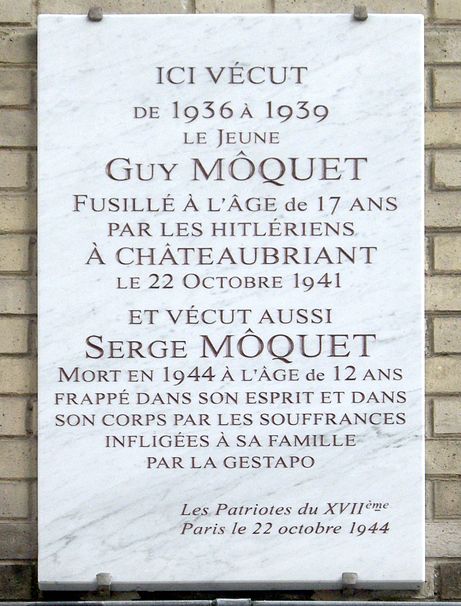 461px-Plaque_Guy_%26_Serge_M%C3%B4quet%2C_34_rue_Baron%2C_Paris_17.jpg