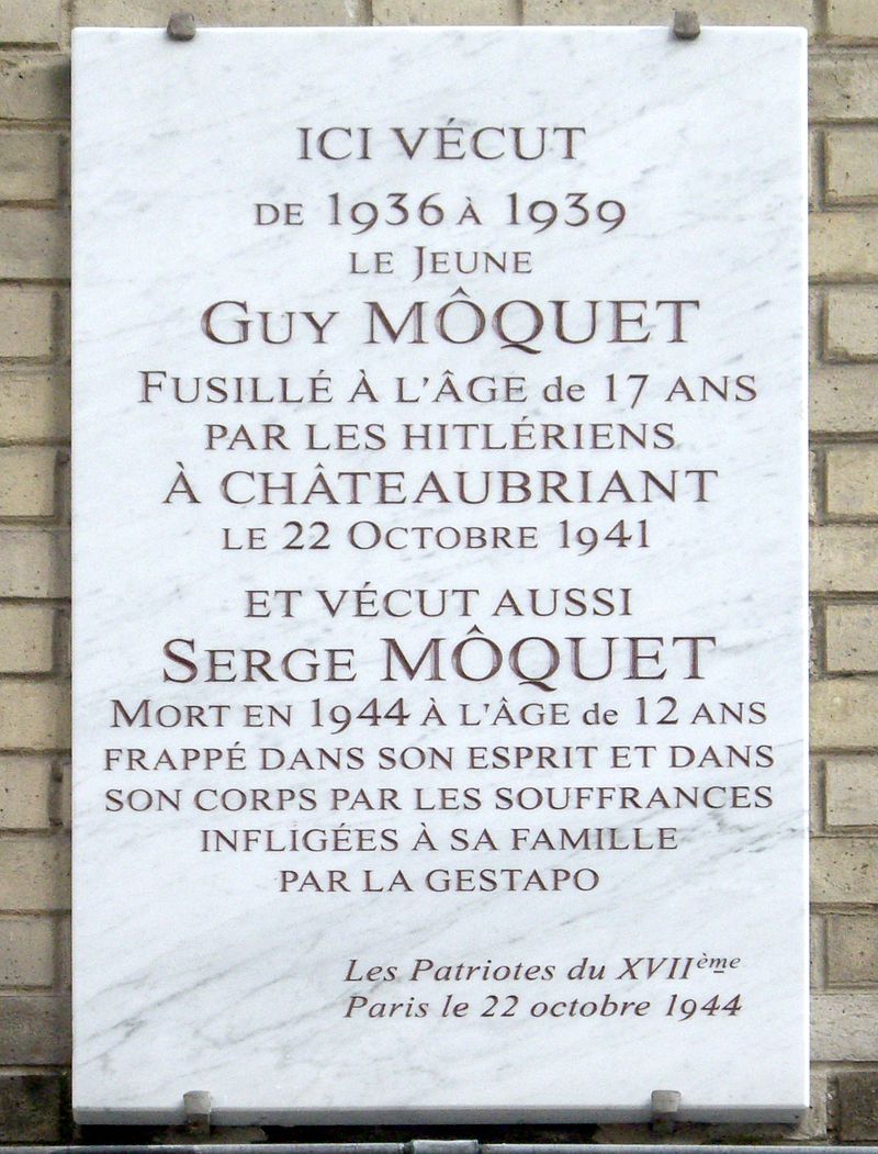 800px-Plaque_Guy_%26_Serge_M%C3%B4quet%2C_34_rue_Baron%2C_Paris_17.jpg