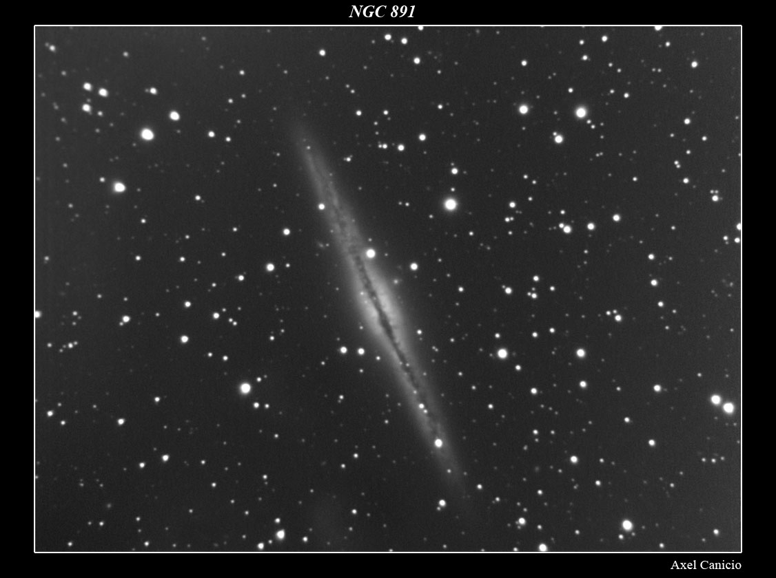 NGC891_081025_C11%2BRed3.3_Gd_ED80_30x30s%2B33x120s_Cadre.jpg