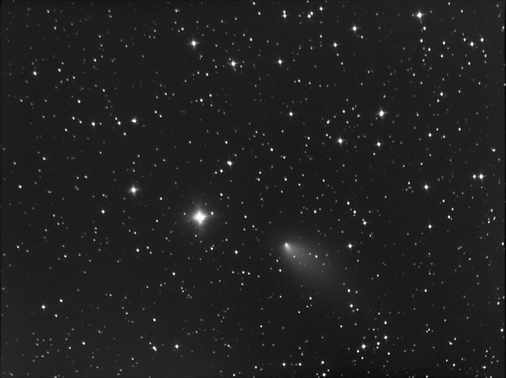 Comete-hergenrother-168p-BERNIER-FRANCOIS-06-11-2012-FULL-19h21tu--21h43tu-stars+comete-aligned.jpg