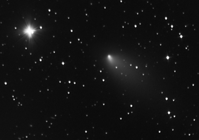 Comete-hergenrother-168p-BERNIER-FRANCOIS-06-11-2012-FULL-19h21tu--21h43tu-stars+comete-aligned-zoom.jpg