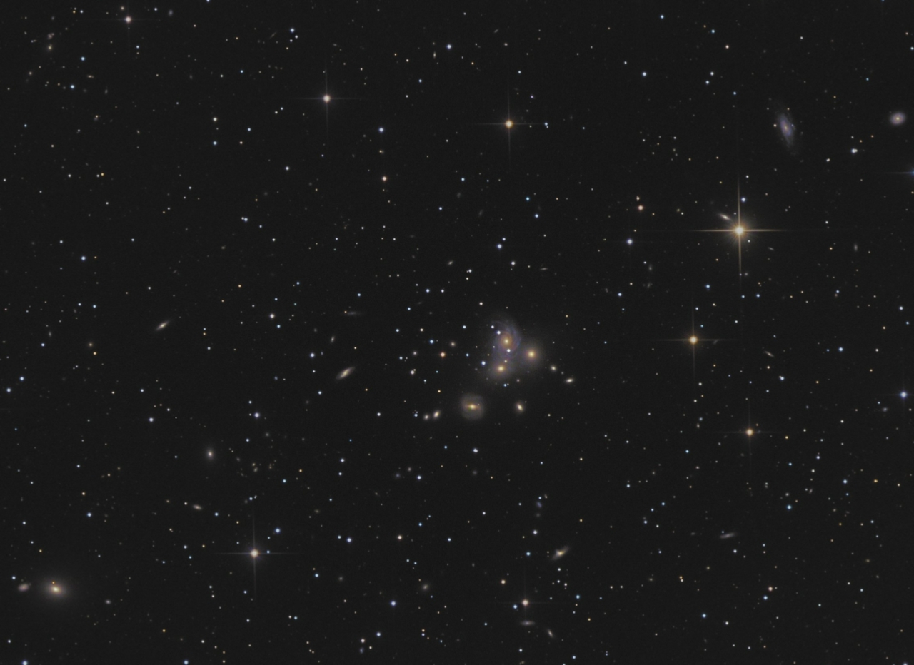 NGC70%20L5h15(17x600s+29x300s)R15V20B25-sub300s%20-%20Copie.jpg
