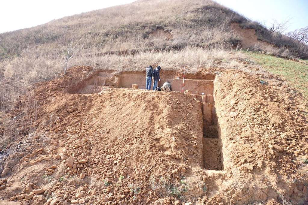 Une équipe chinoise a creusé le site de Sangchen pendant 13 ans pour en extraire des outils de pierre laissés là par nos ancêtres hominidés. © Zhaoyu Zhu, Académie des sciences de Chine