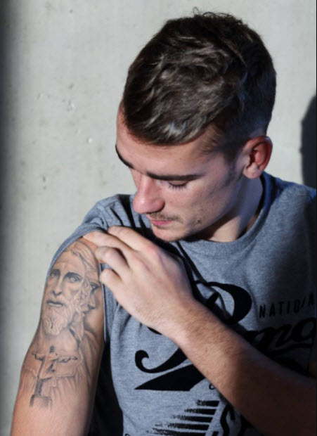 tatouages-dAntoine-Griezmann-%C3%A9paule