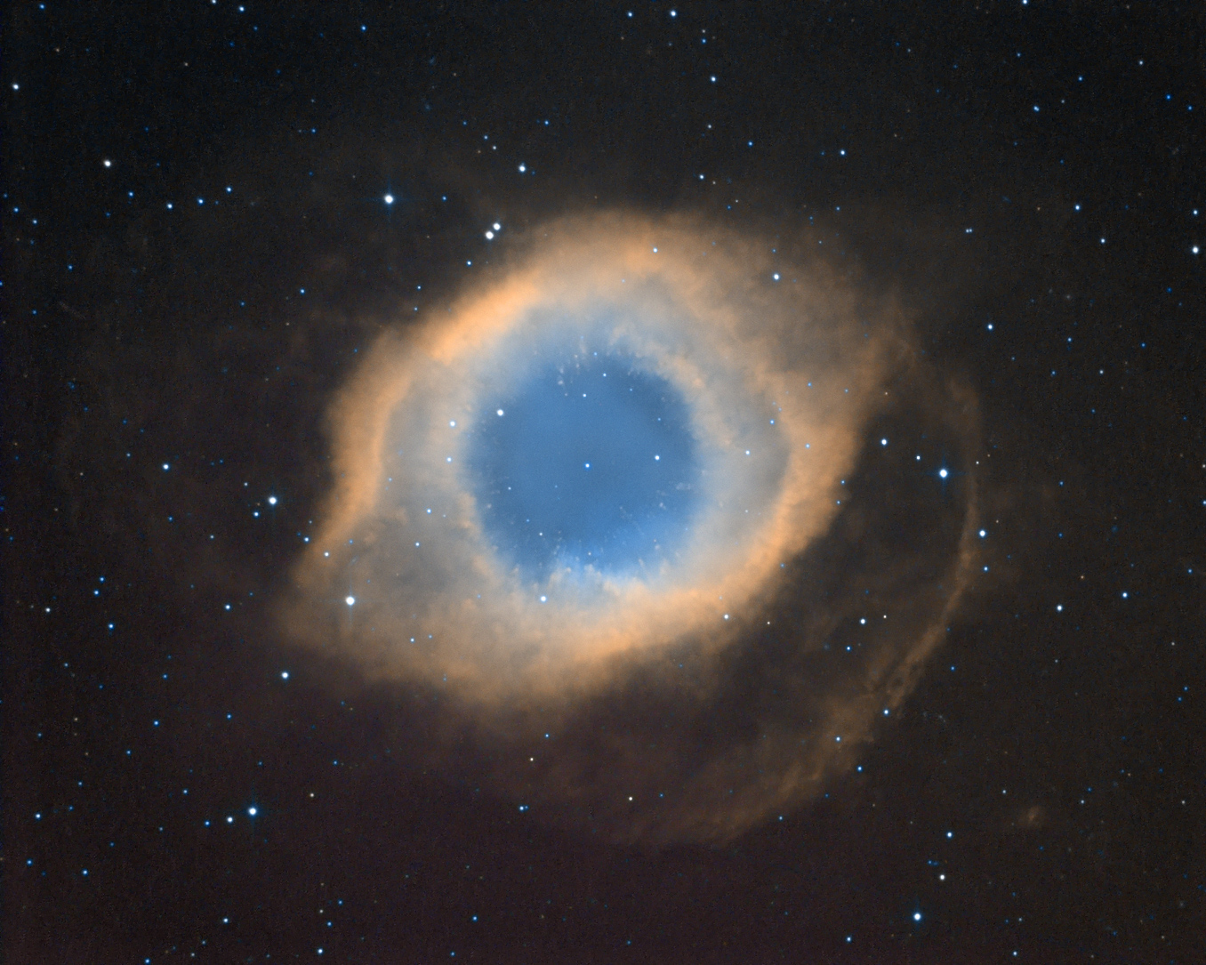 71_1534351646NGC7293Ha-arcsin-sharp-b.jp