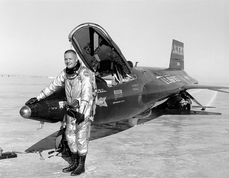 765px-Pilot_Neil_Armstrong_and_X-15_-1_-_GPN-2000-000121.jpg