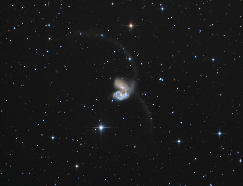 800px_71_1521901037NGC4038-LRGB-antennes