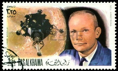8243231-un-timbre-imprime-par-ras-al-khaima-montre-neil-armstrong--premier-homme-sur-la-lune-circa-1969.jpg