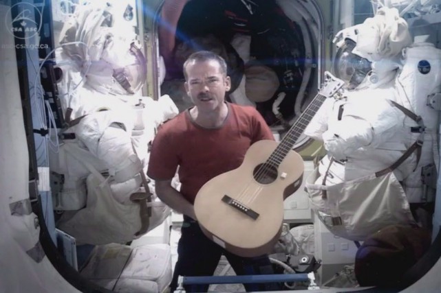 996178-age-55-ans-chris-hadfield.jpg