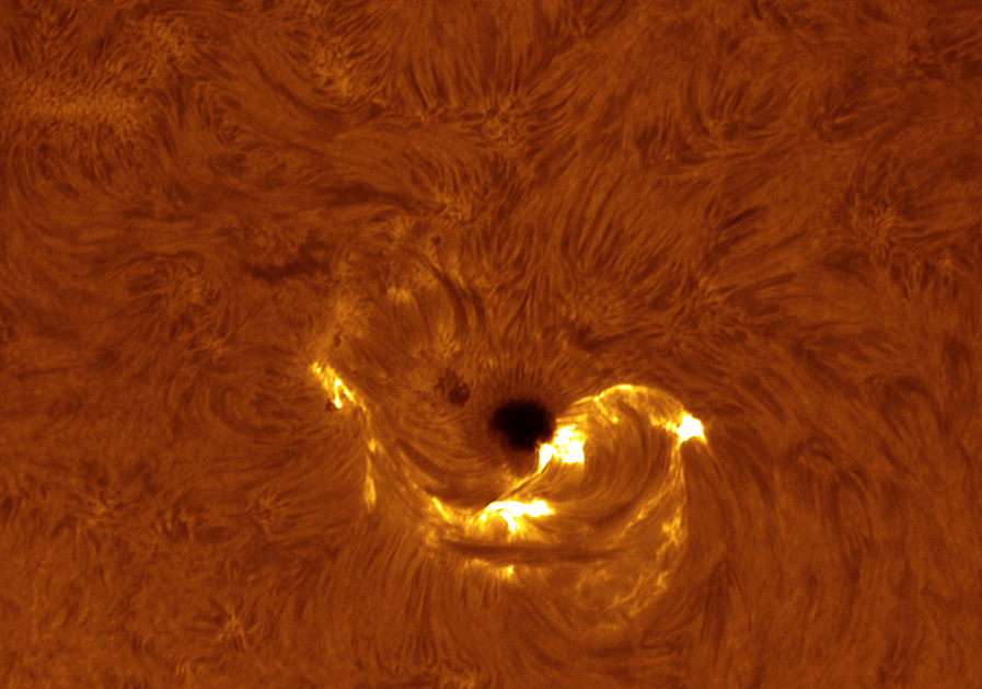 AR1305_20111001_0934-1001TU.gif
