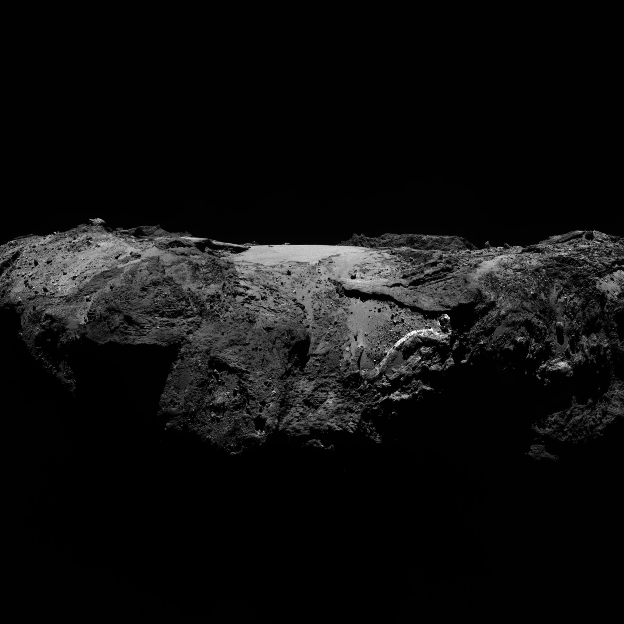 Comet_on_2_January_2016_OSIRIS_narrow-angle_camera.jpg