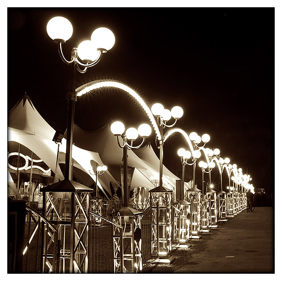 LampadairesCirque.jpg
