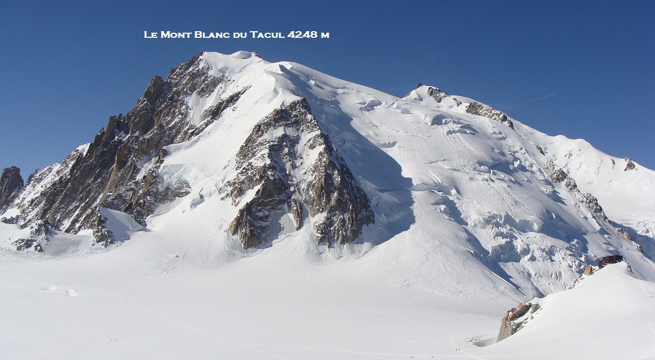 Le-Mont-Blanc-du-tacul-avec-un-guide-de-haute-montagne.jpg