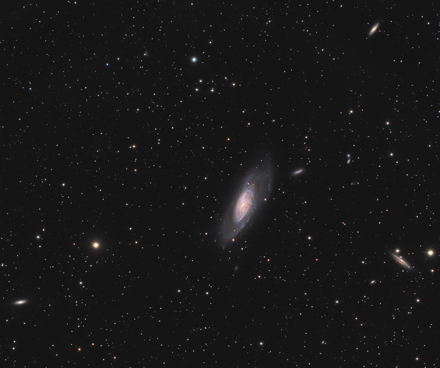 M106-LRGB_fusion_FSQ_N250_1500.jpg