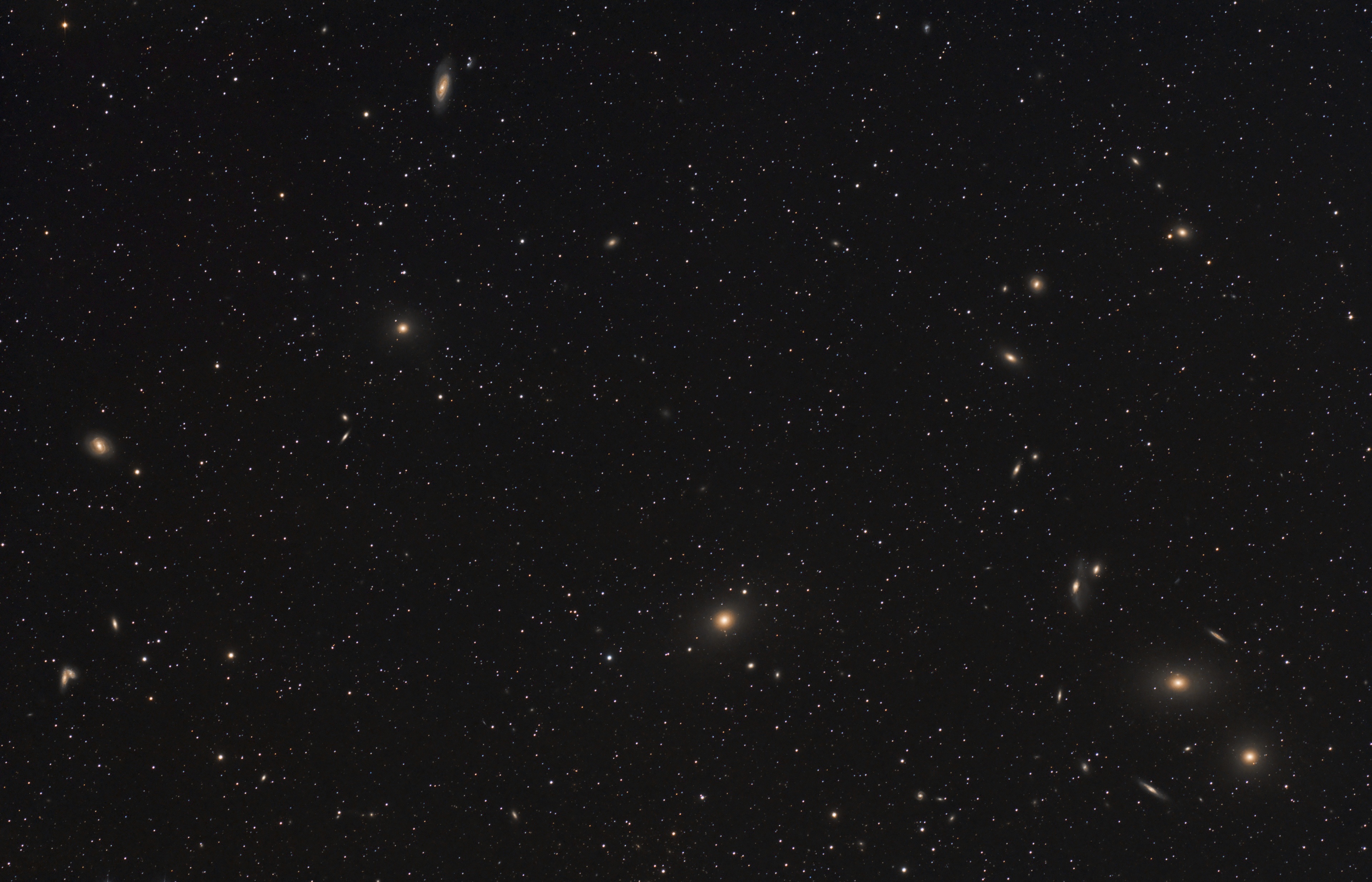 Markarian-FSQ106-110x30s-3200iso.jpg