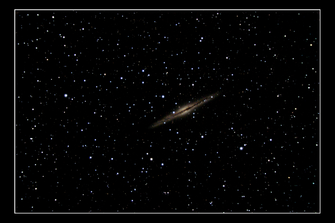 NGC891_C11_EQ6_GdED80_Canon_EOS300D_14x5mn_1600ISO_070916_Axel_Canicio_1024_Cadre.jpg