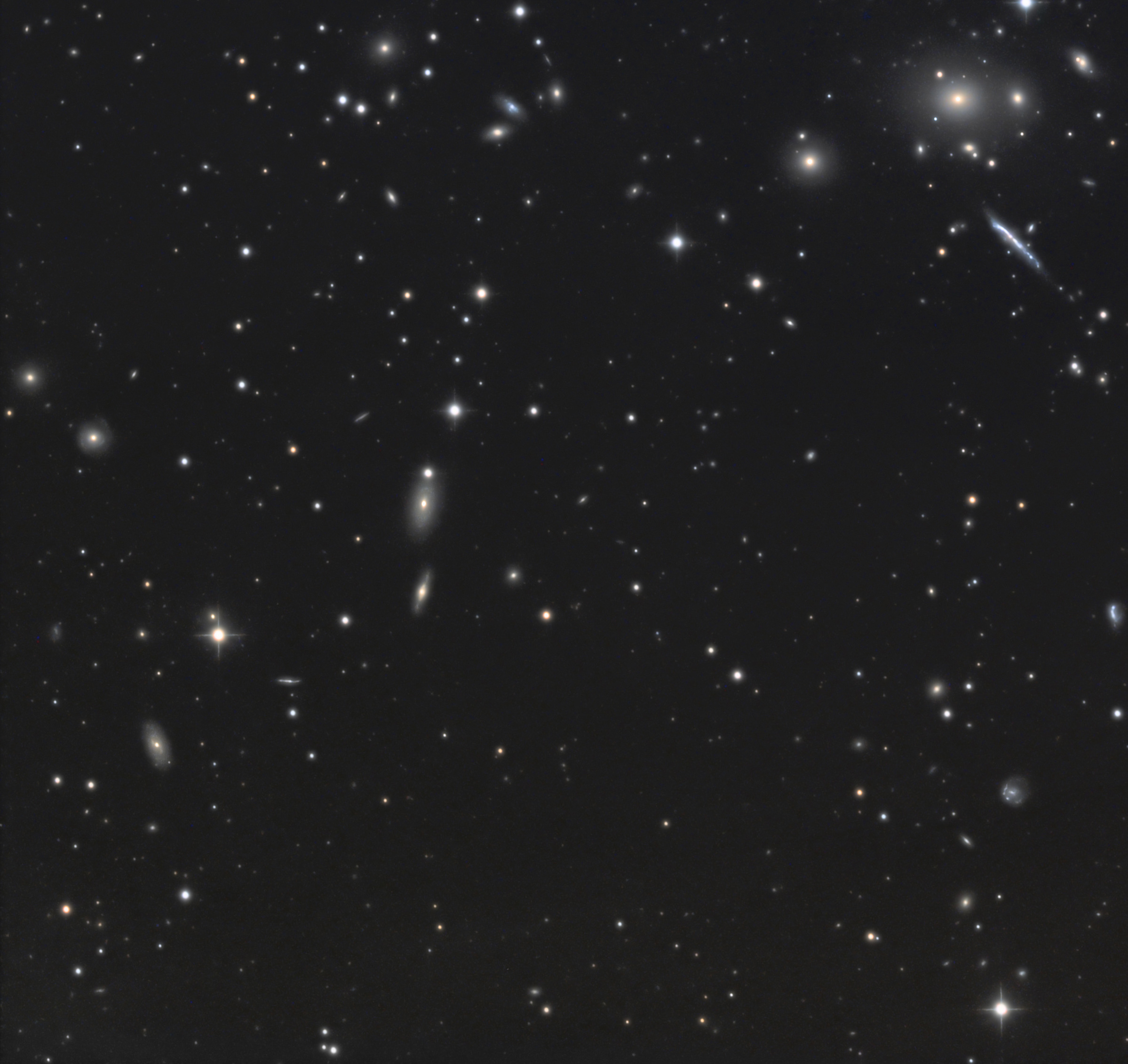 NGC_3842_full_3.jpg
